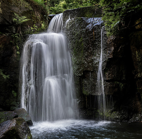Thundering falls